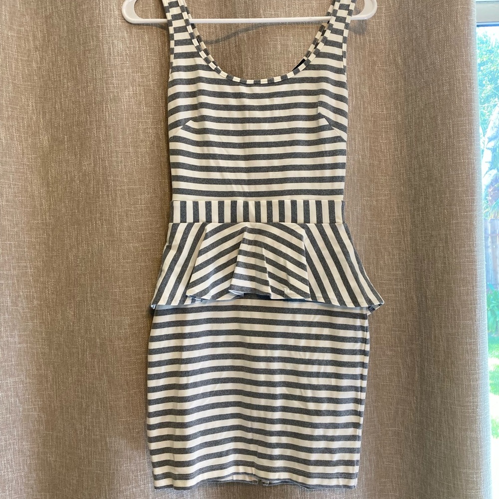 Bebe Peplum Style Dress 🤍